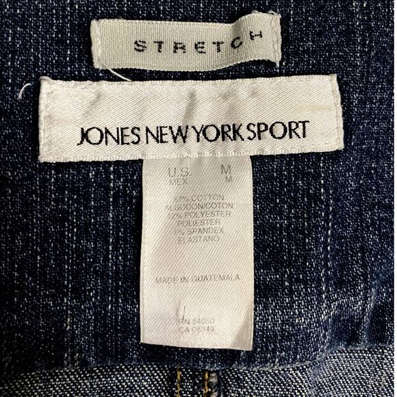 Jones New York Sport Vintage Jean Jacket Womens M Blue Fade Button Up Pockets - Picture 5 of 12
